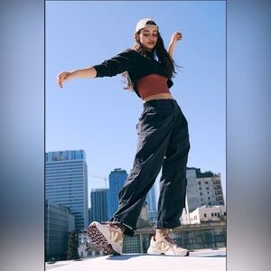 FREE PEOPLE MESMERIZE ME SOLID PANTS SZ XS